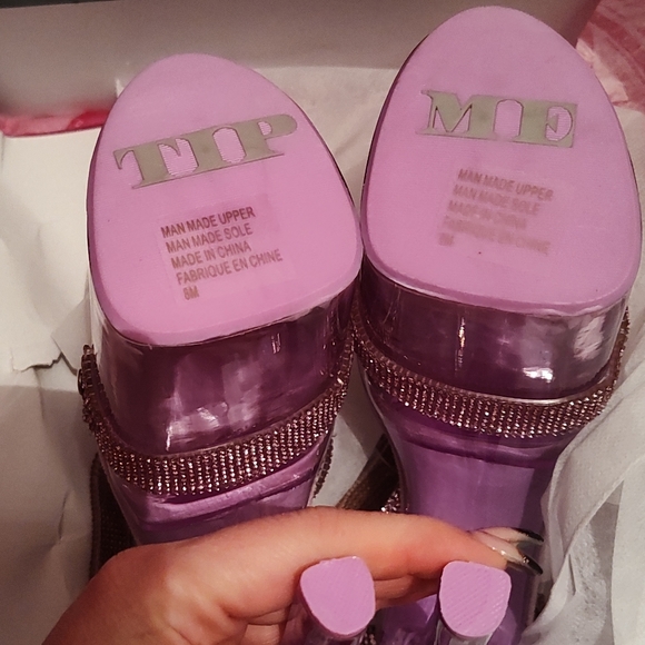 YRU Xtra Qrystal Tip Me Lavender Heels - Picture 7 of 10